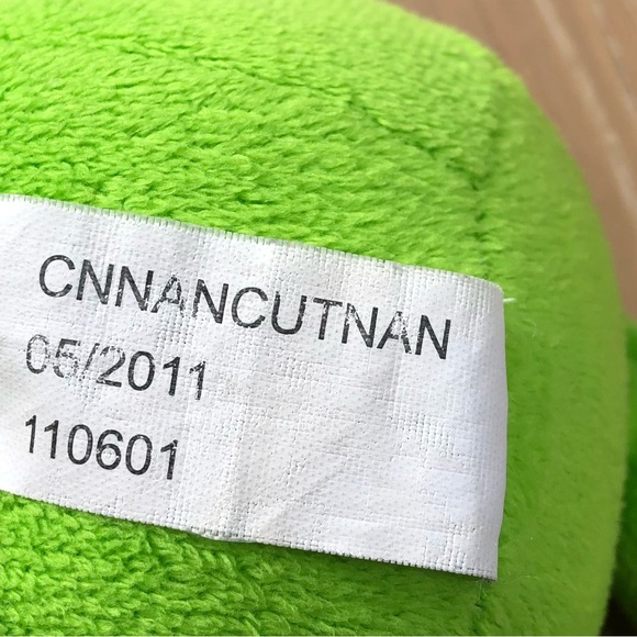 Muppets Kermit The Frog 17" Plush Stuffie Red Christmas Holiday Scarf Puppet Toy - Picture 7 of 7